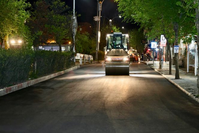 SİİRT’TE ASFALT MESAİSİ GECE DE DEVAM EDİYOR