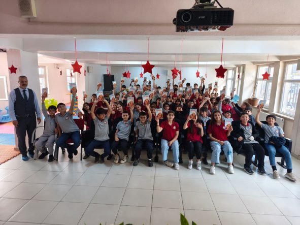 Kurtalan’da “Başarıda Arkadaş Seçimi” Konferanslarına Yoğun İlgi