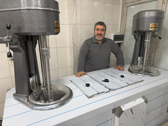 YİNE ABDULLAH’IN DONDURMASI SEZONU AÇTI