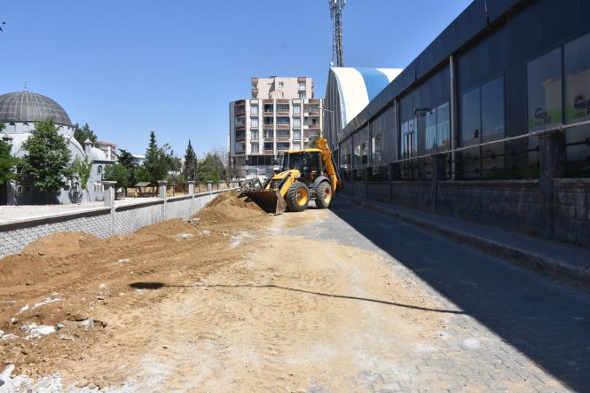 SİİRT BELEDİYESİNDEN ULAŞIMI RAHATLATACAK ÇALIŞMA: BAĞLANTI YOLU GENİŞLETİLİYOR