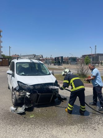 Siirt’te İki Otomobil Çarpıştı: Araçlarda Maddi Hasar Oluştu