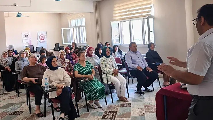 Siirt’te Kadınlara Girişimcilik ve KOSGEB Desteği Eğitimi Verildi