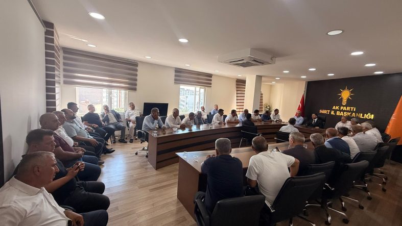 AK PARTİ SİİRT İL BAŞKANLIĞI’NDA YOĞUN TEBRİK TRAFİĞİ