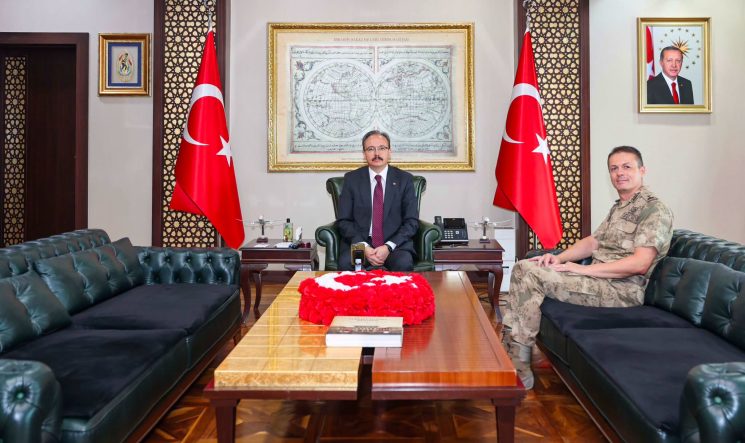 Siirt Valisi Kızılkaya, Yeni Siirt İl Jandarma Komutanı Tuğgeneral Ceylan Yaman’ı Kabul Etti