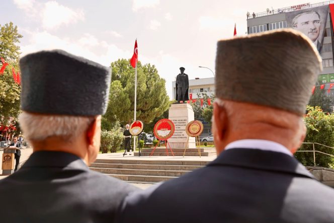SİİRT’TE 19 EYLÜL GAZİLER GÜNÜ TÖRENLERLE KUTLANDI