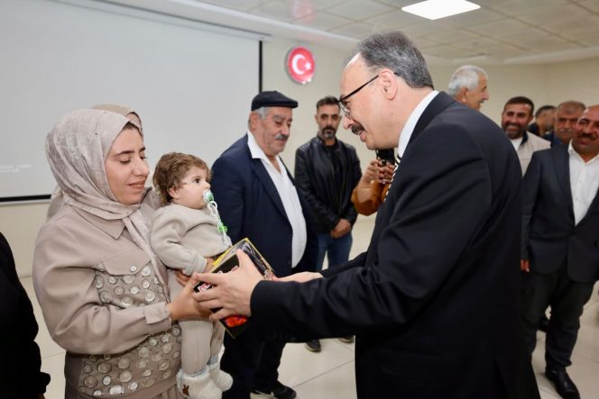 VALİ VE BELEDİYE  BAŞKAN V. KIZILKAYA, SAKARYA MAHALLESİ SAKİNLERİNİN TALEPLERİNİ DİNLEDİ