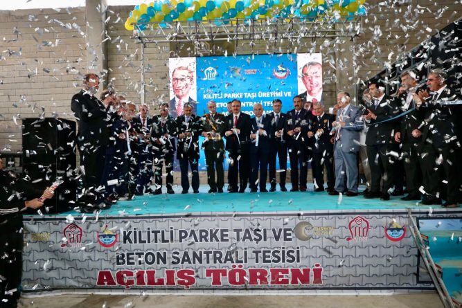 SİİRT’TE KİLİTLİ PARKE TAŞI ÜRETİM VE BETON SANTRALİ TESİSİ HİZMETE AÇILDI