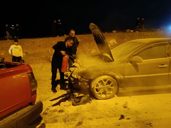 Siirt Çevre Yolu’nda Seyir Halindeki Otomobil Yandı