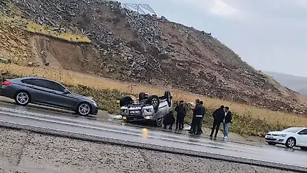 Siirt Kurtalan’da otomobil takla attı: 2 yaralı