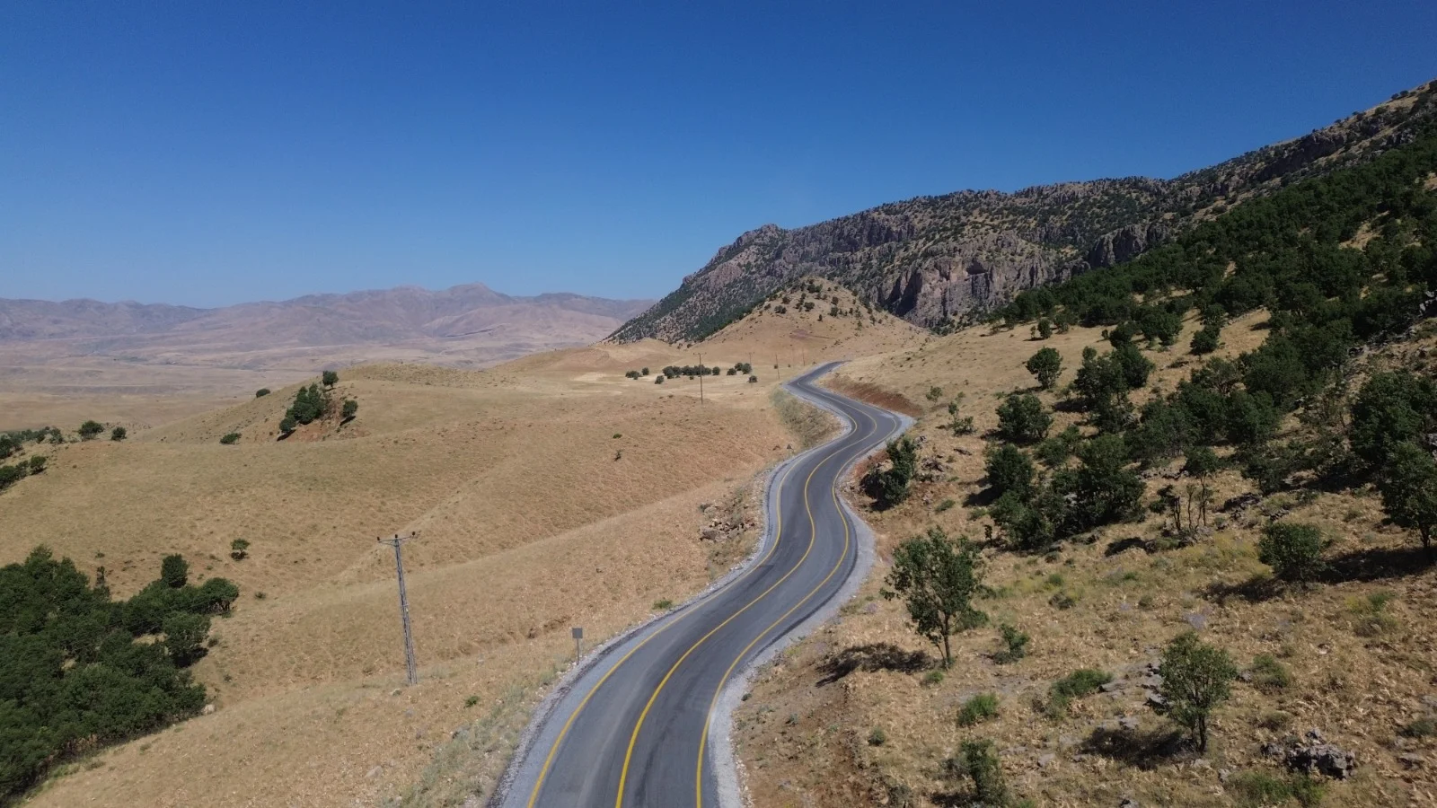 PERVARİ -DOĞAN KÖYÜNDE 10,2 KİLOMETRELİK YOL ÇALIŞMASI TAMAMLANDI